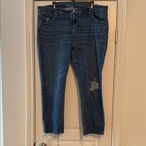 Old Navy Distressed Ankle Jeans in Dark Blue
